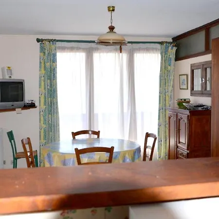 Appartement De 2 Chambres Avec Balcon Amenage A Bagneres De Luchon * Bagneres-de-Luchon